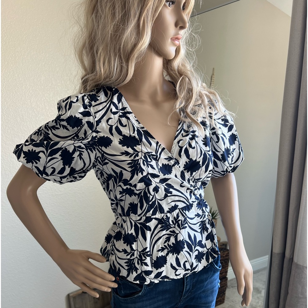 Women’s Puff Sleeve Wrap Waist Top Size Small